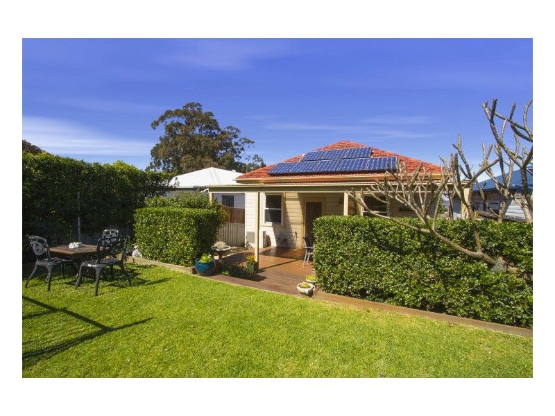 7 Cross St, Mayfield NSW 2304