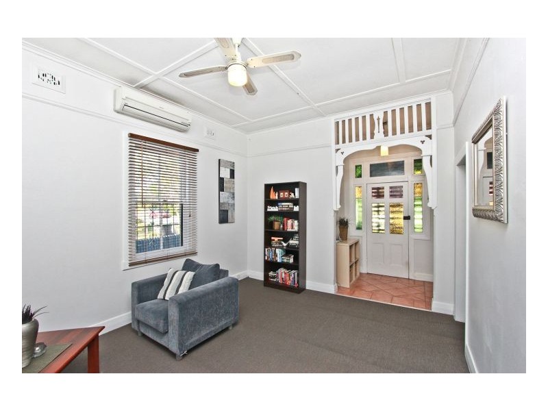 152 Crebert St, Mayfield NSW 2304