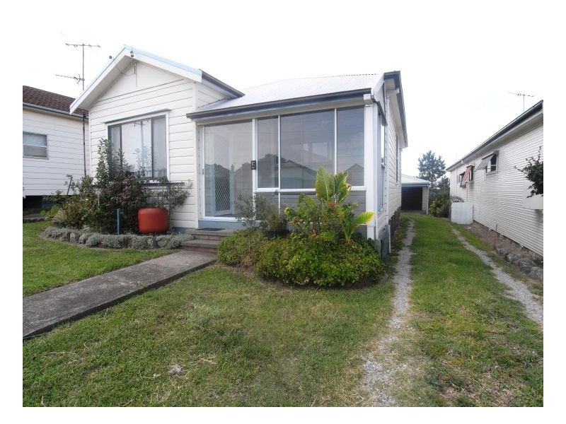 5 Vera Street, Waratah West NSW 2298