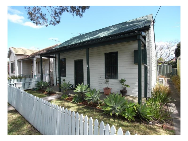 26 Walsh Street, Mayfield East NSW 2304