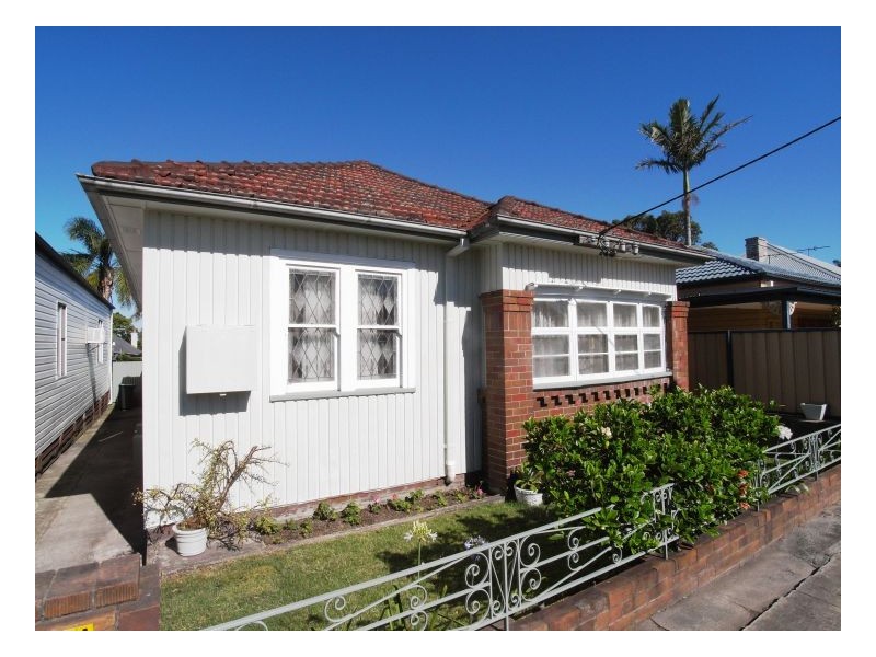 37a Fawcett Street, Mayfield NSW 2304