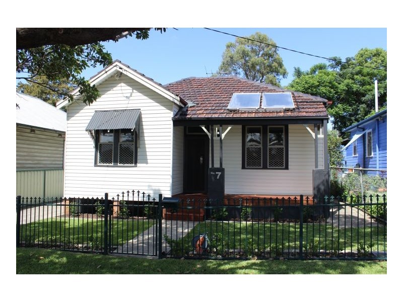 7 Berkeley Street, Mayfield NSW 2304