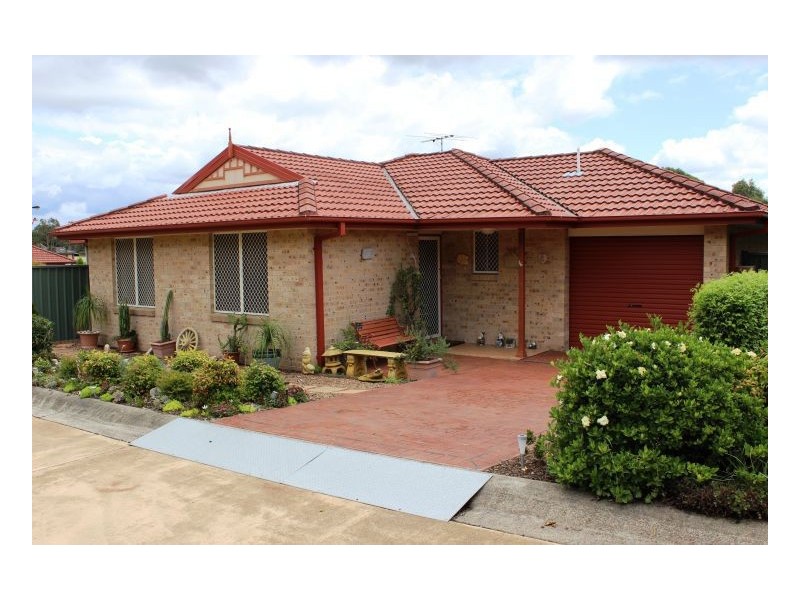 16/4 Angophora Drive, Warabrook NSW 2304