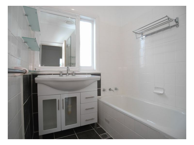 3 Adrian Street, Mayfield NSW 2304