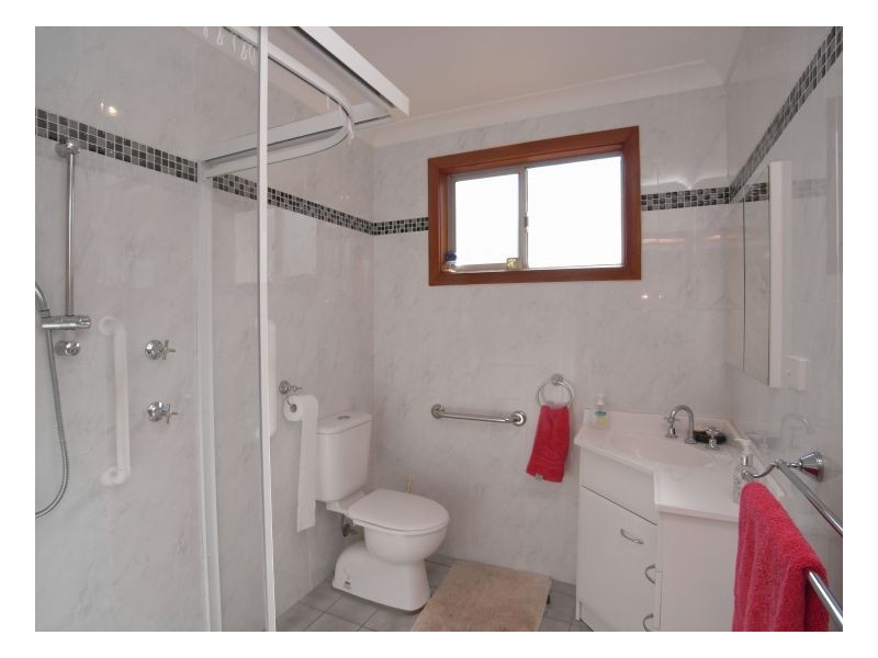 64 Barton Street, Mayfield NSW 2304