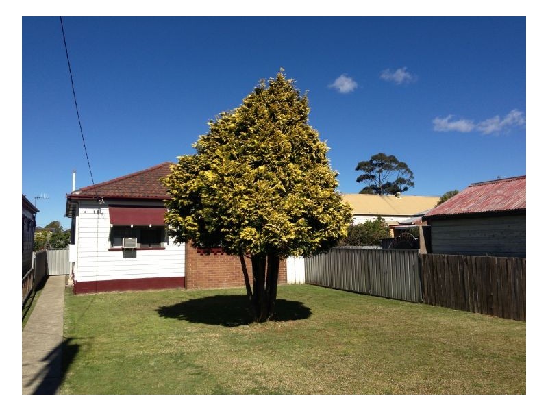 2 Little Street, Mayfield NSW 2304