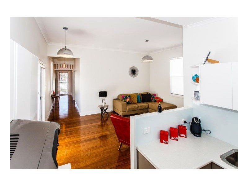 7 Burnett Street, Mayfield NSW 2304