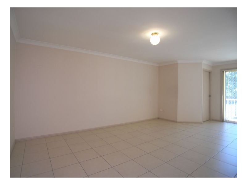 Semi 2 23 Simpson Court, Mayfield NSW 2304