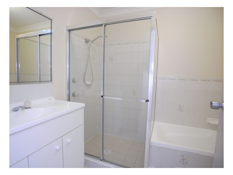 Semi 2 23 Simpson Court, Mayfield NSW 2304