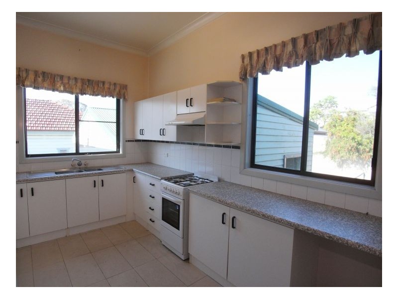 2 Fletcher Street, Georgetown NSW 2298