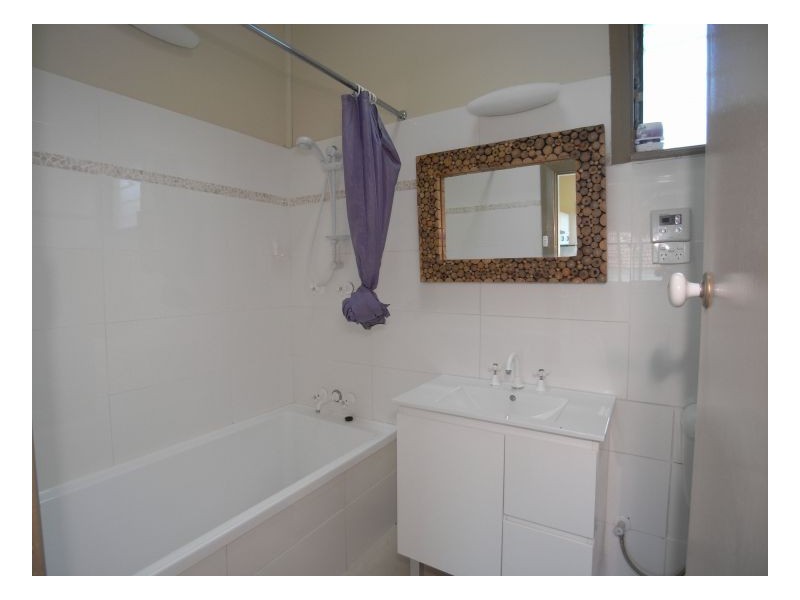 2 Fletcher Street, Georgetown NSW 2298