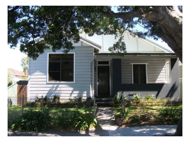 37 Fitzroy Street, Mayfield NSW 2304