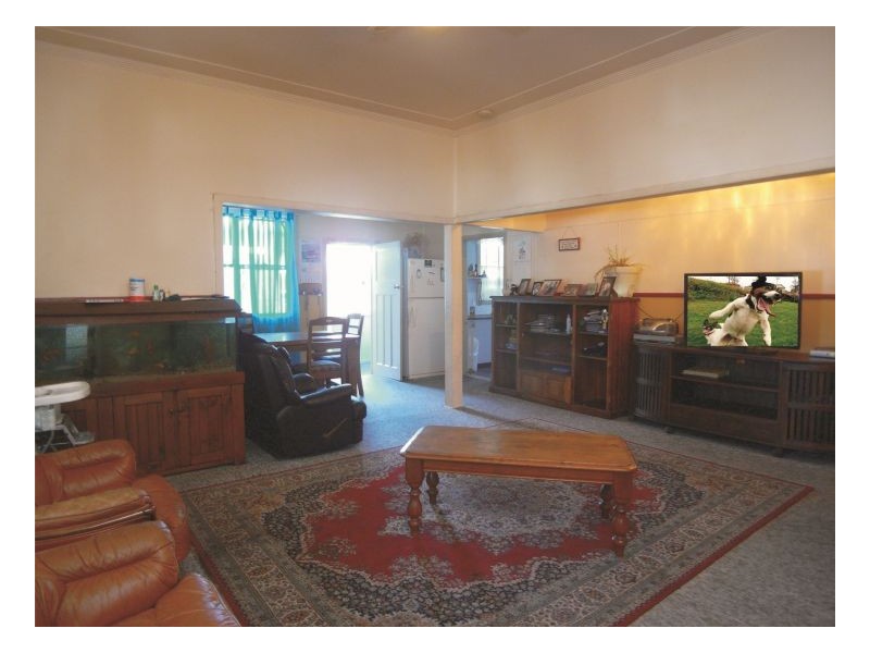 2 Werribi Street, Mayfield West NSW 2304