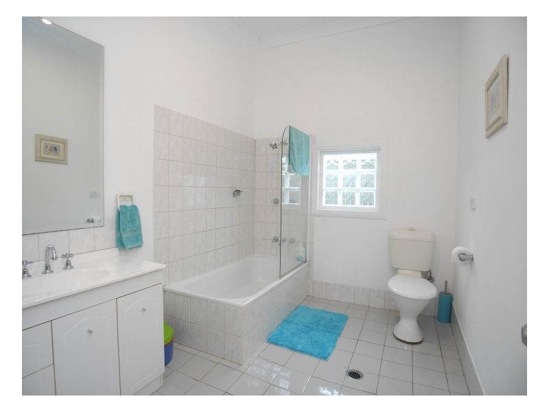 115 Woodstock Street, Mayfield NSW 2304