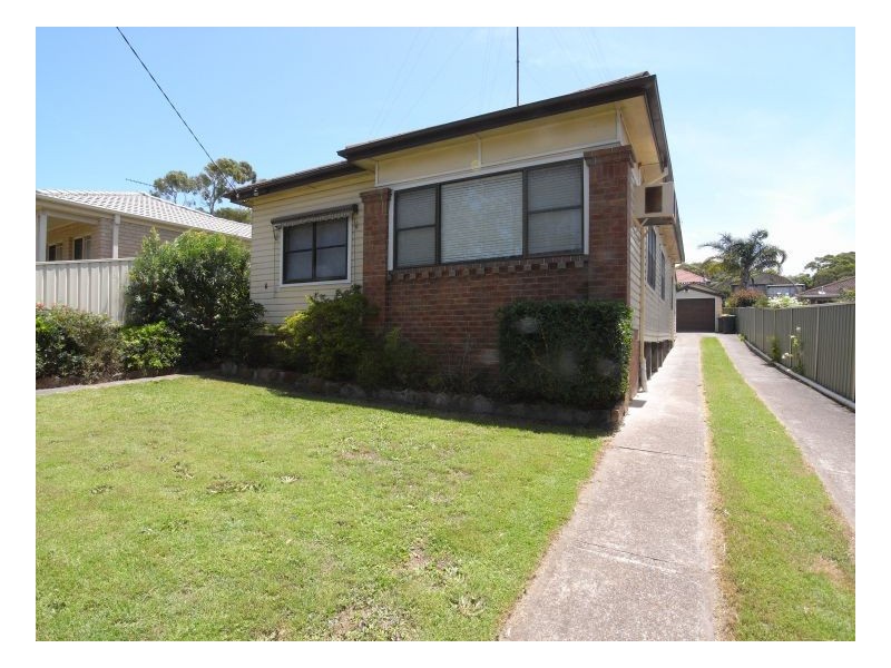 8 Wallace Street, Waratah NSW 2298