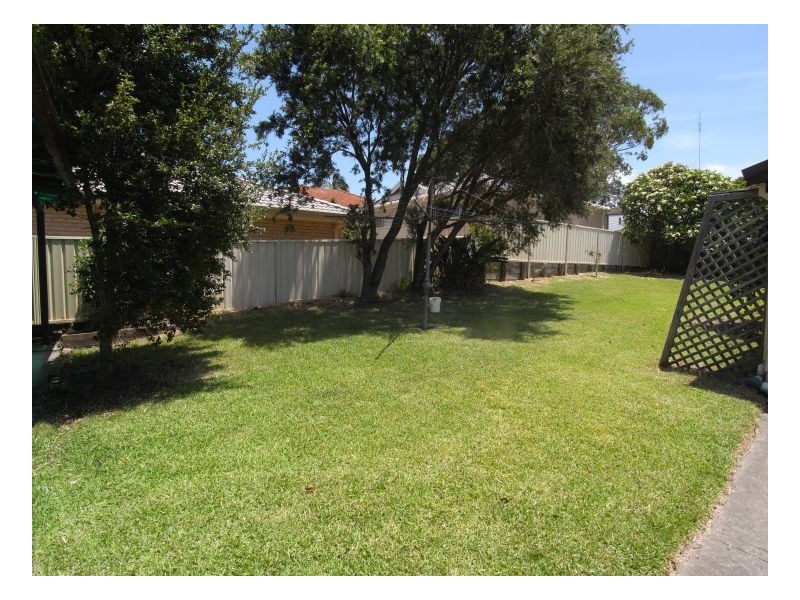 8 Wallace Street, Waratah NSW 2298