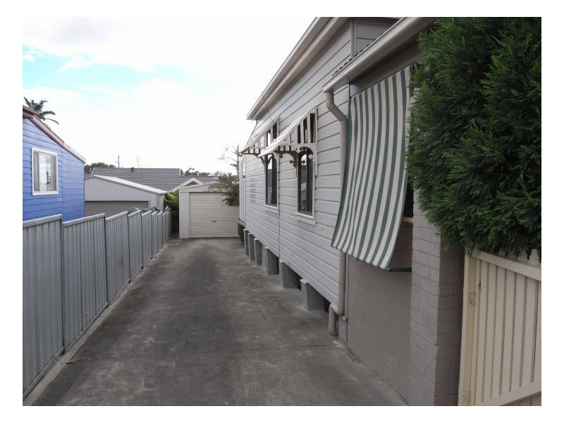 8 Moate Street, Georgetown NSW 2298