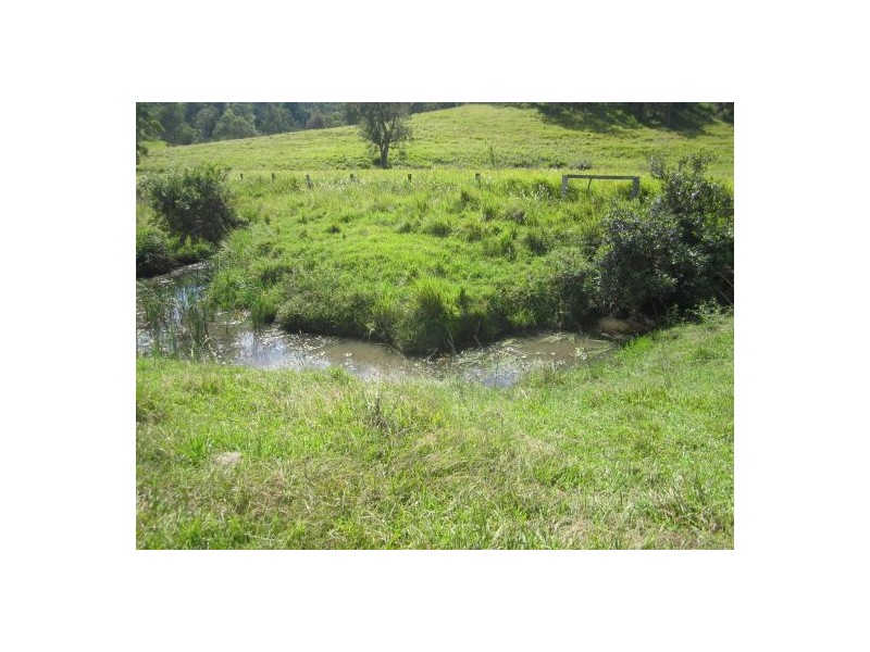 882 Old Lawrence Rd, Mallanganee NSW 2469