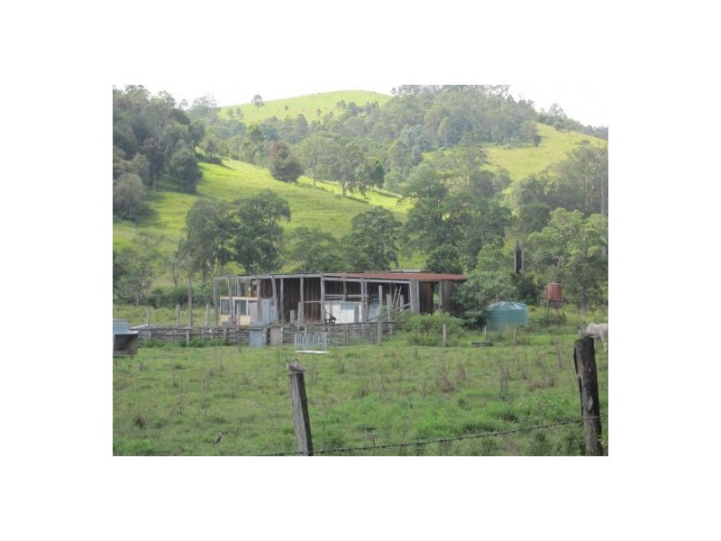 882 Old Lawrence Rd, Mallanganee NSW 2469