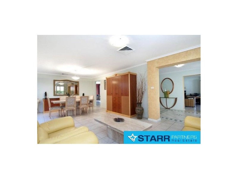 87 Ravensbourne Circuit, Dural NSW 2158