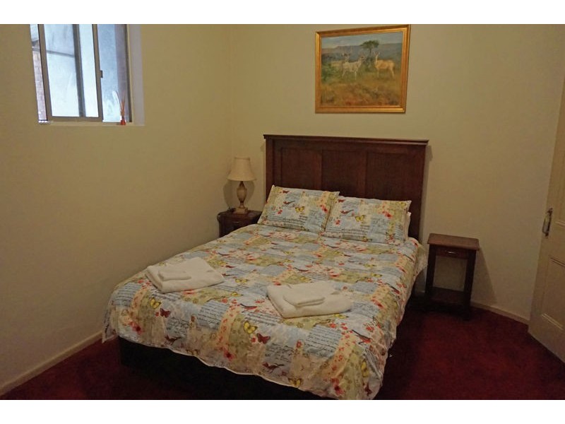 Room 1 The Loftus, Junee NSW 2663