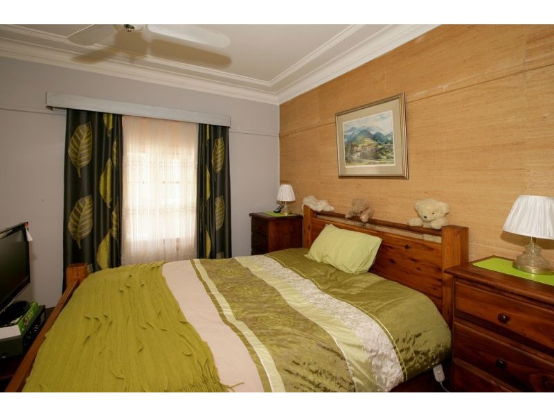 68 Mitchelmore Street, Turvey Park NSW 2650