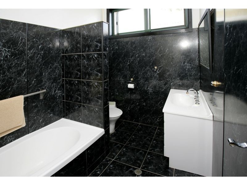 68 Mitchelmore Street, Turvey Park NSW 2650