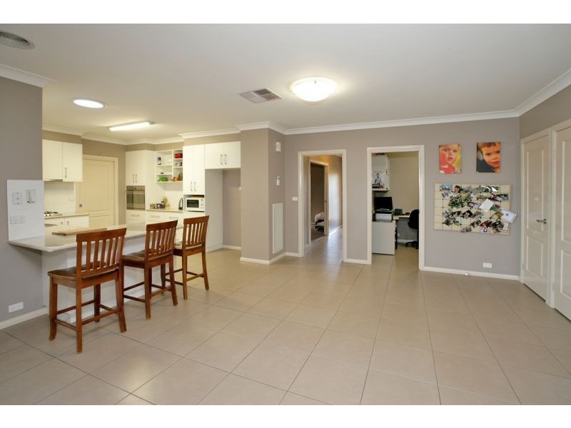 9 Darling Place, Tatton NSW 2650