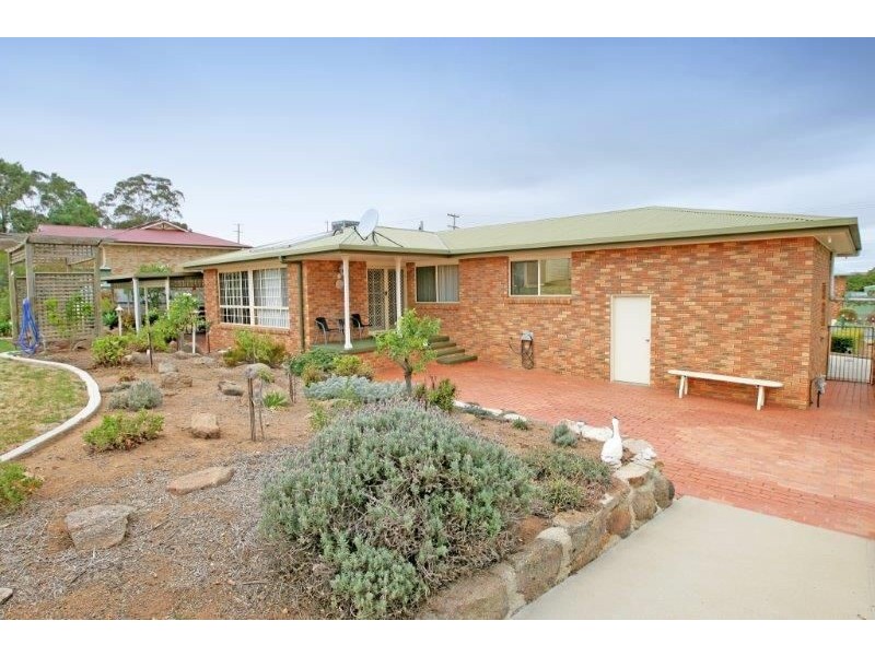 10 Ridge St, Junee NSW 2663