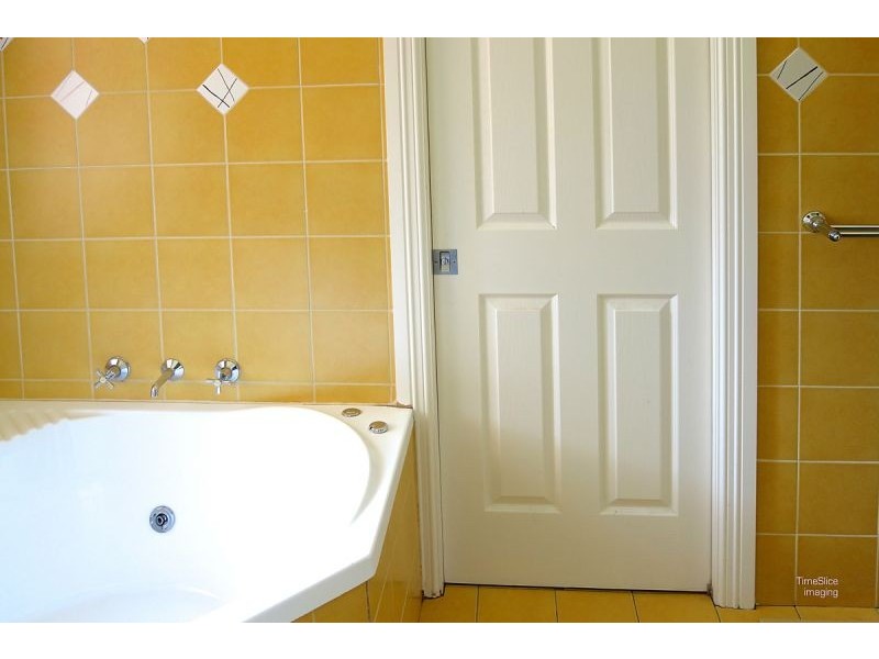 63 Brooklyn Drive, Bourkelands NSW 2650