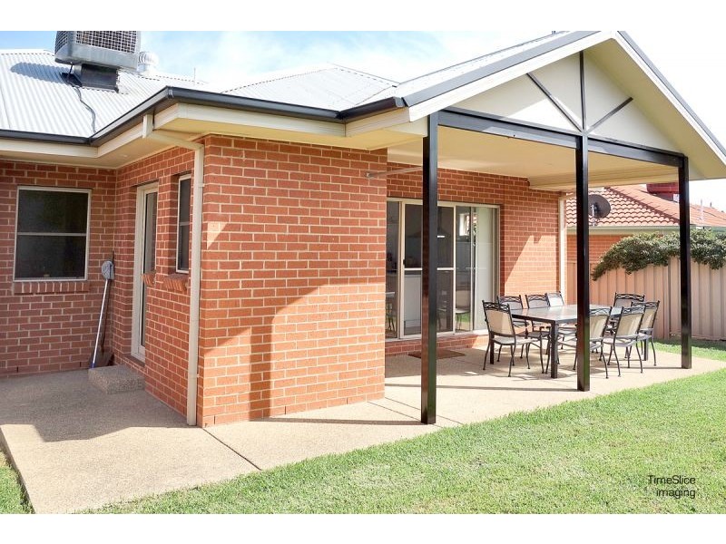 63 Brooklyn Drive, Bourkelands NSW 2650