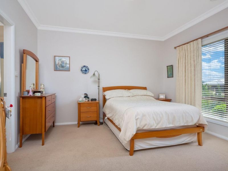 11 Osterley Street, Bourkelands NSW 2650