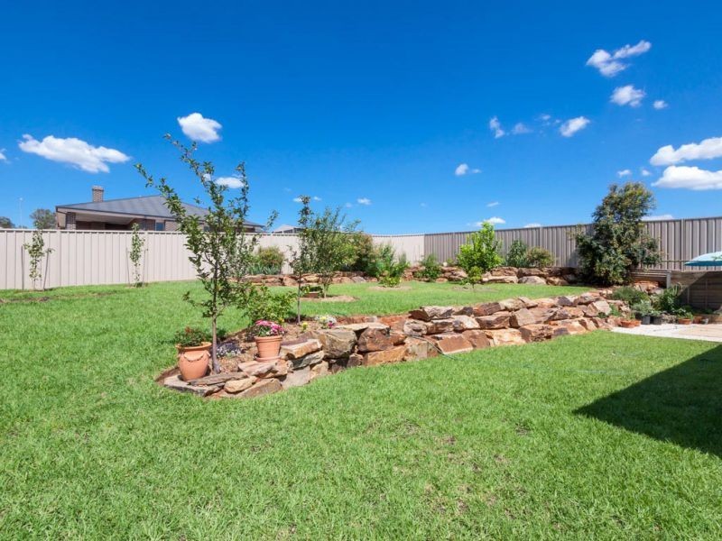 11 Osterley Street, Bourkelands NSW 2650