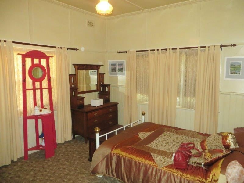 4 Pitt St, Junee NSW 2663