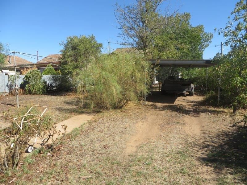 4 Pitt St, Junee NSW 2663