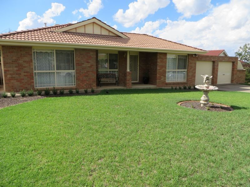 23 Kaldari Crescent, Glenfield Park NSW 2650