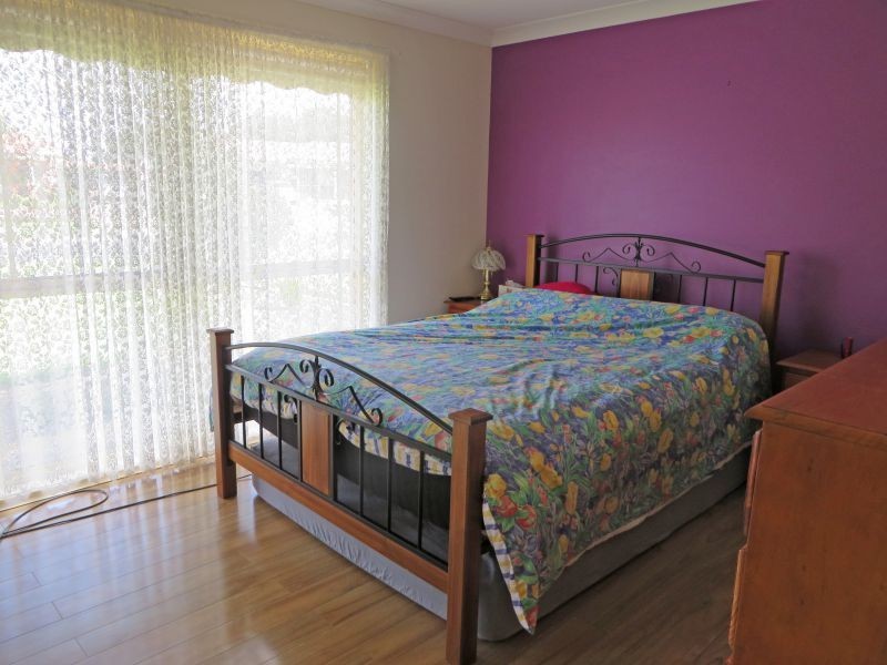 23 Kaldari Crescent, Glenfield Park NSW 2650