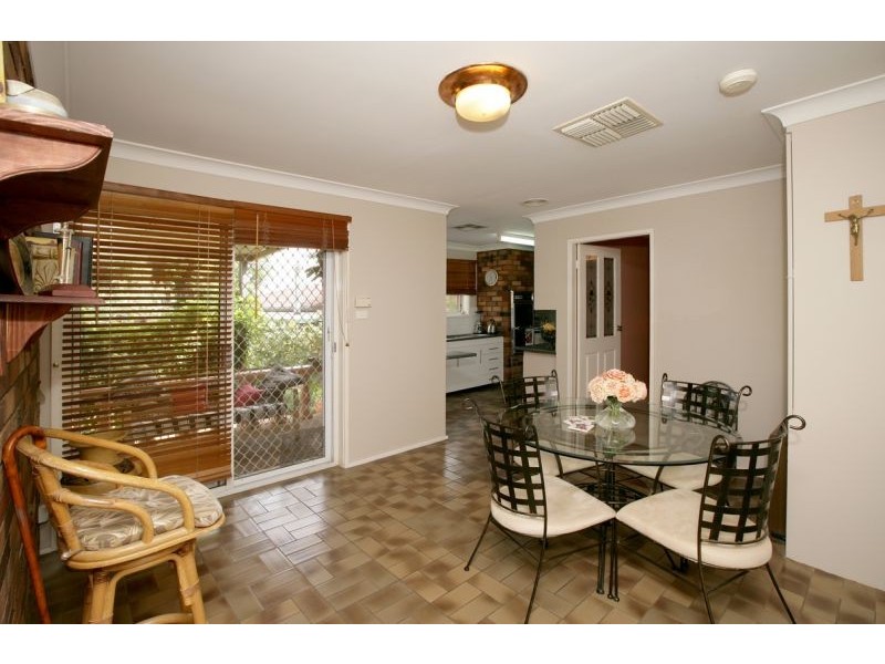 8 Mccoullough Drive, Tolland NSW 2650