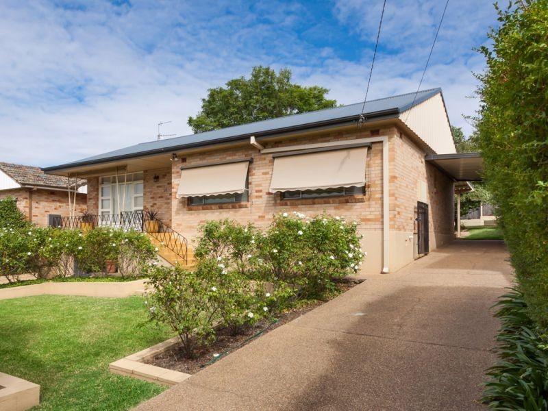 68 Grove Street, Kooringal NSW 2650