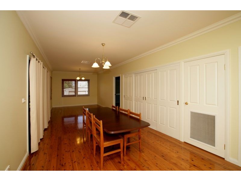 127 Meadow Street, Kooringal NSW 2650