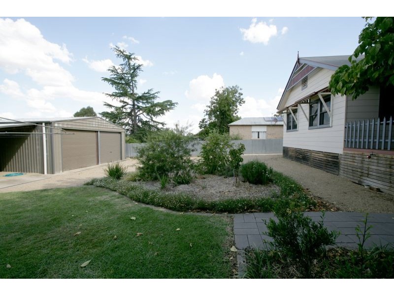 127 Meadow Street, Kooringal NSW 2650