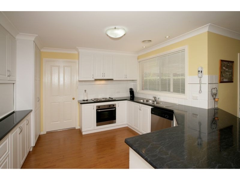 17 Grampian Place, Tatton NSW 2650