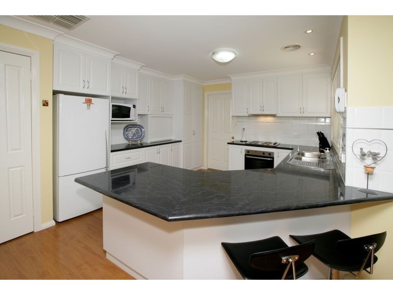 17 Grampian Place, Tatton NSW 2650