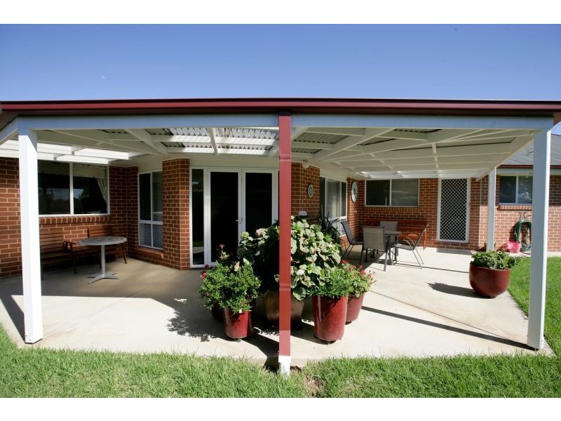 17 Grampian Place, Tatton NSW 2650