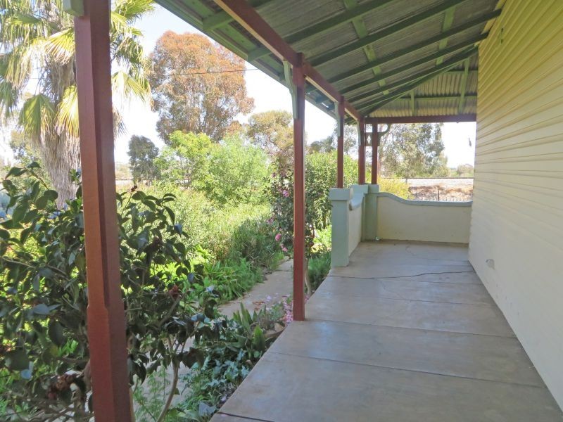 80 Main St, Junee NSW 2663