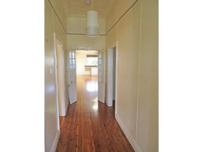 80 Main St, Junee NSW 2663