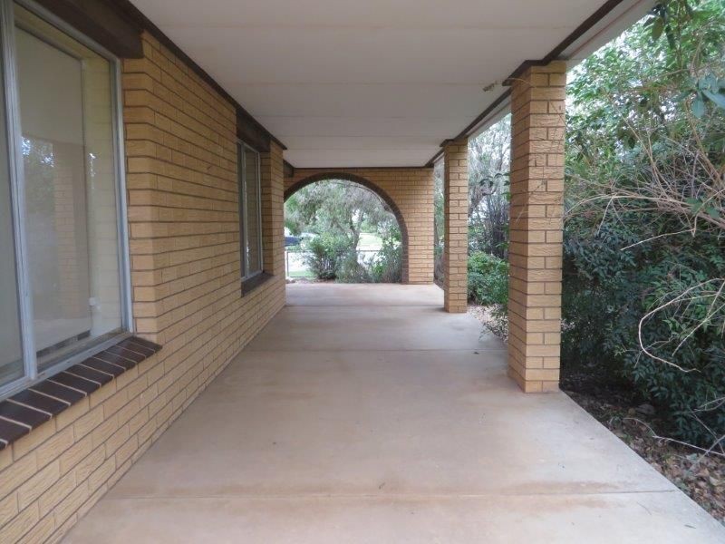 13 Cedric St, Junee NSW 2663