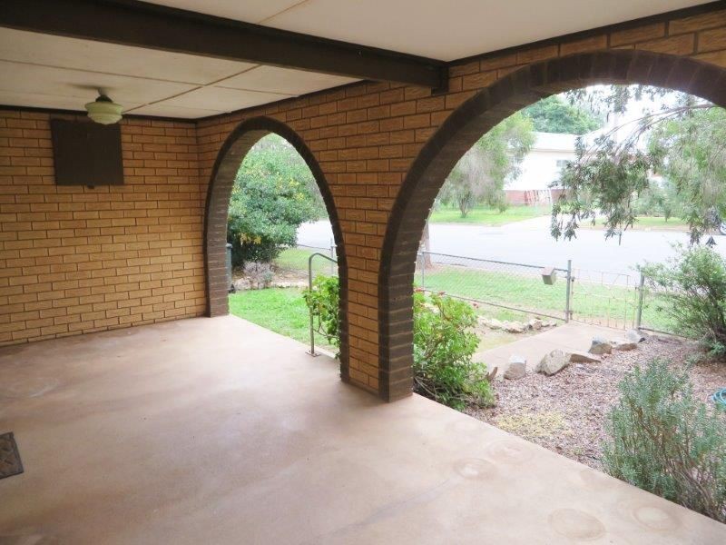 13 Cedric St, Junee NSW 2663