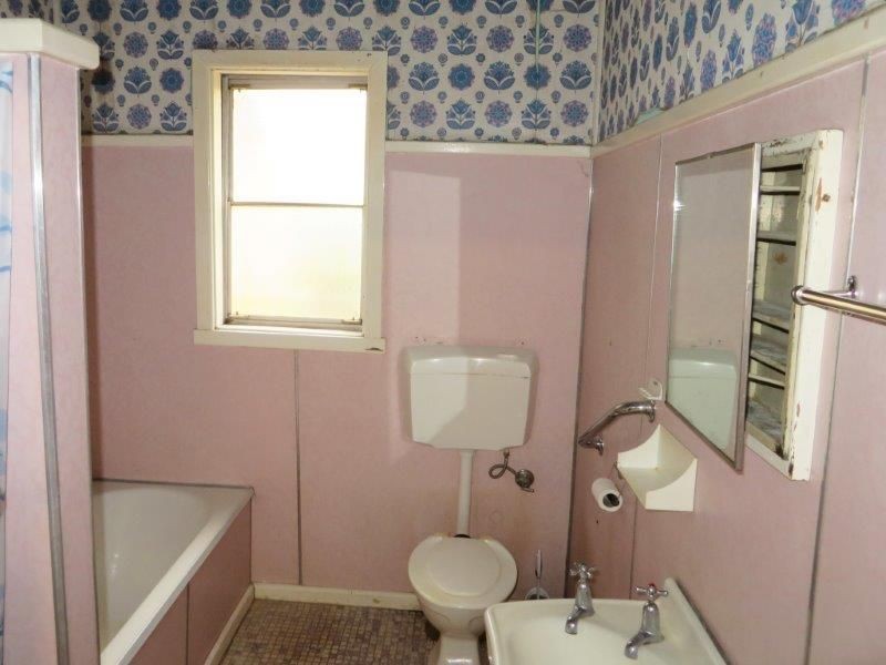 13 Cedric St, Junee NSW 2663