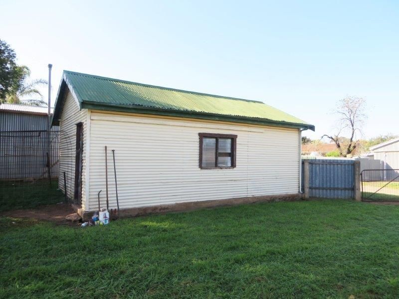 13 Cedric St, Junee NSW 2663